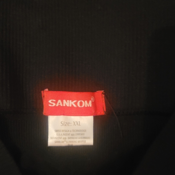 Sankom Patent Yoga Capri Shapewear Leggings In Black and Silver XXL - Picture 5 of 5